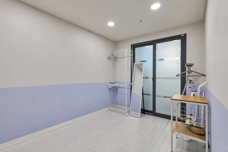 [Yeongdeungpo, Seoul] Clean, newly built, 4-person, 3-room apartment near Daebang Station 9