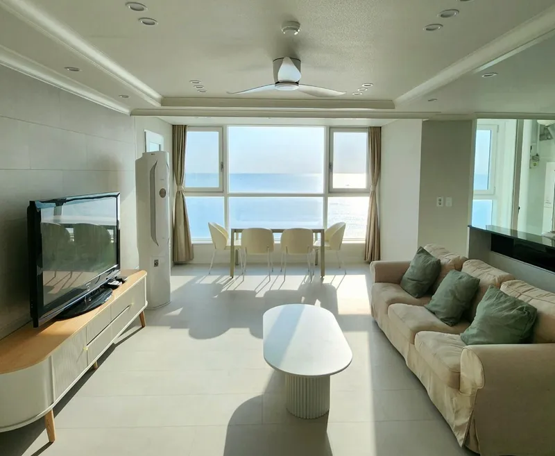 [Goseong] Unrivaled panoramic ocean view #Korea's only private beach apartment 10