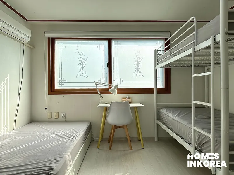 [Seodaemun, Seoul][Seoul Mapo] 7-minute walk from Hongik Univ. Station, three-room 2