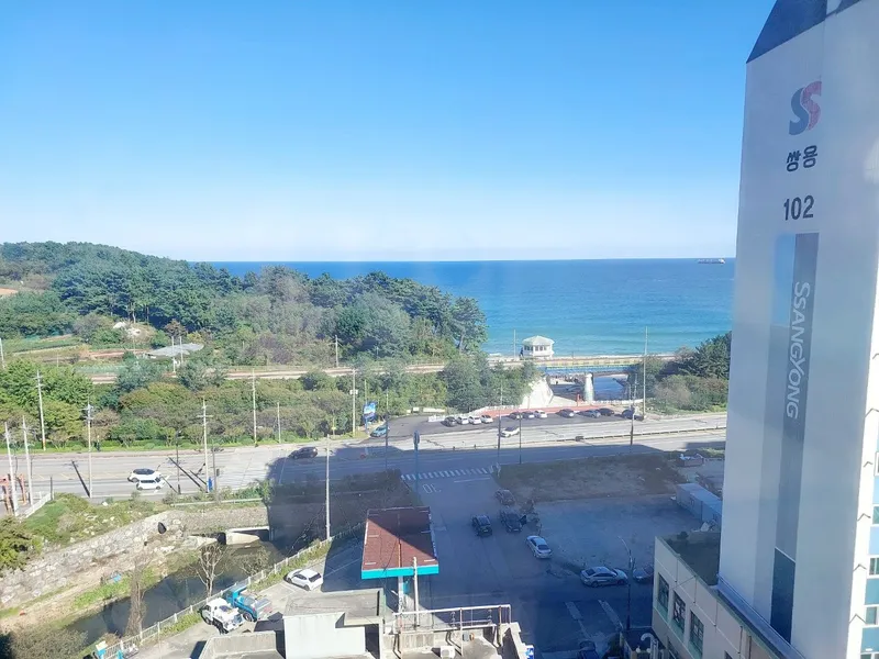 [Donghae] Room 909 Latex Twin Bed Ocean View Styler 2-Room 8
