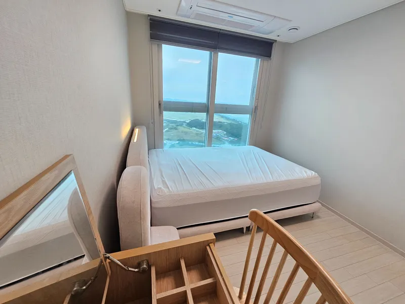 [Seohae, Incheon] Cheongna Two-Room Apartment with Unobstructed Ocean View 3