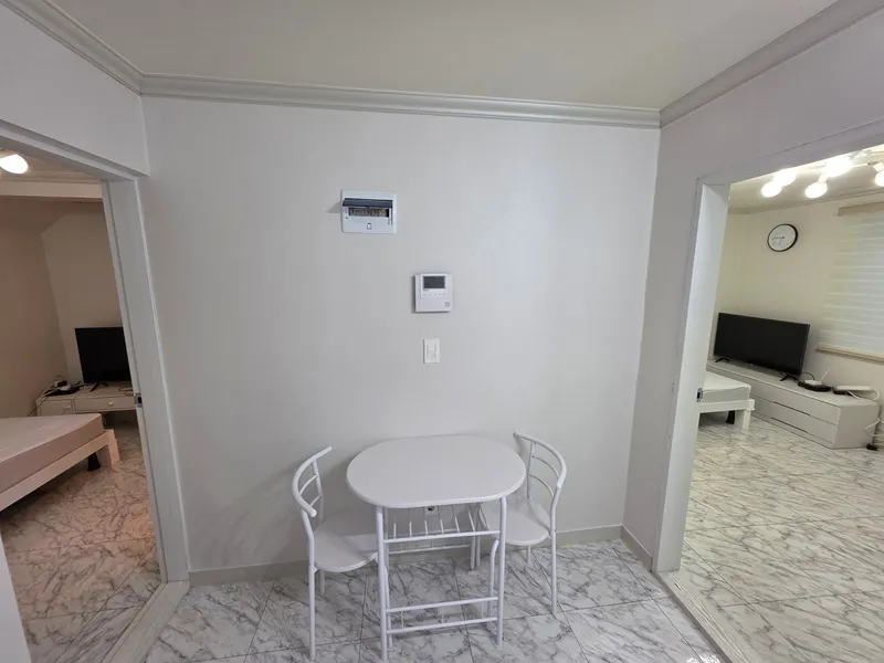 [Sasang, Busan] Gwangjang-ro White House Two-room 2nd floor 8