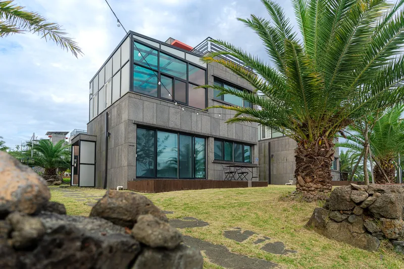 [Namwon, Seogwipo] 1 building of a two-story independent pool villa with a view of the tangerine orchard and the sea 54