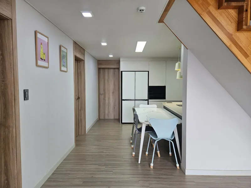[Seoho-dong, Seogwipo] Three-Room + @ (Attic, Terrace) Ocean View Accommodation 24