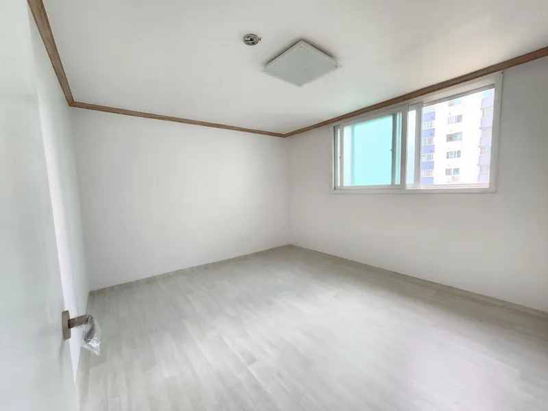[Seohae, Incheon] 3-room apartment 10 minutes from Seoknam Station on Line 7 3