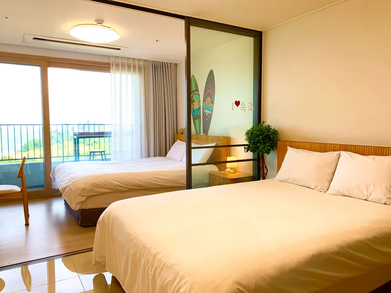 [Sokcho] Couple Room with Ocean, Seoraksan, Cheongcho Lake, and Ferris Wheel View 4