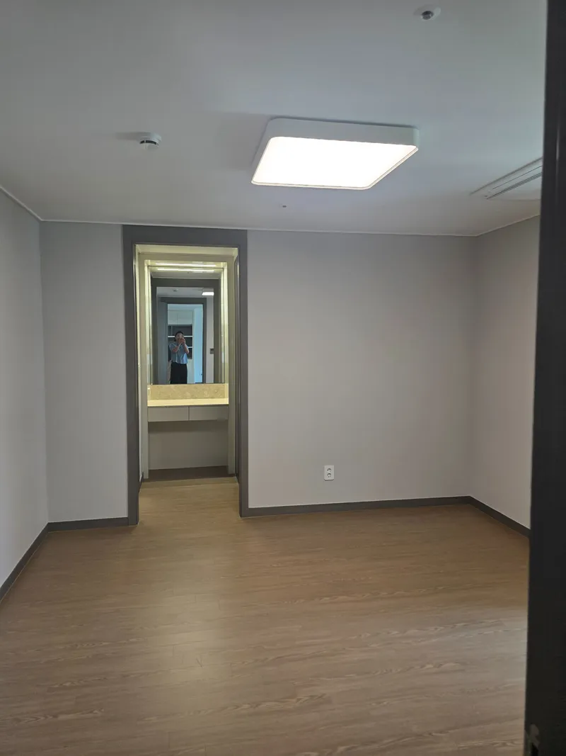 [Yeonsu, Incheon] 10-person ocean view full air conditioning 35 pyeong newly built 4-room apt 12