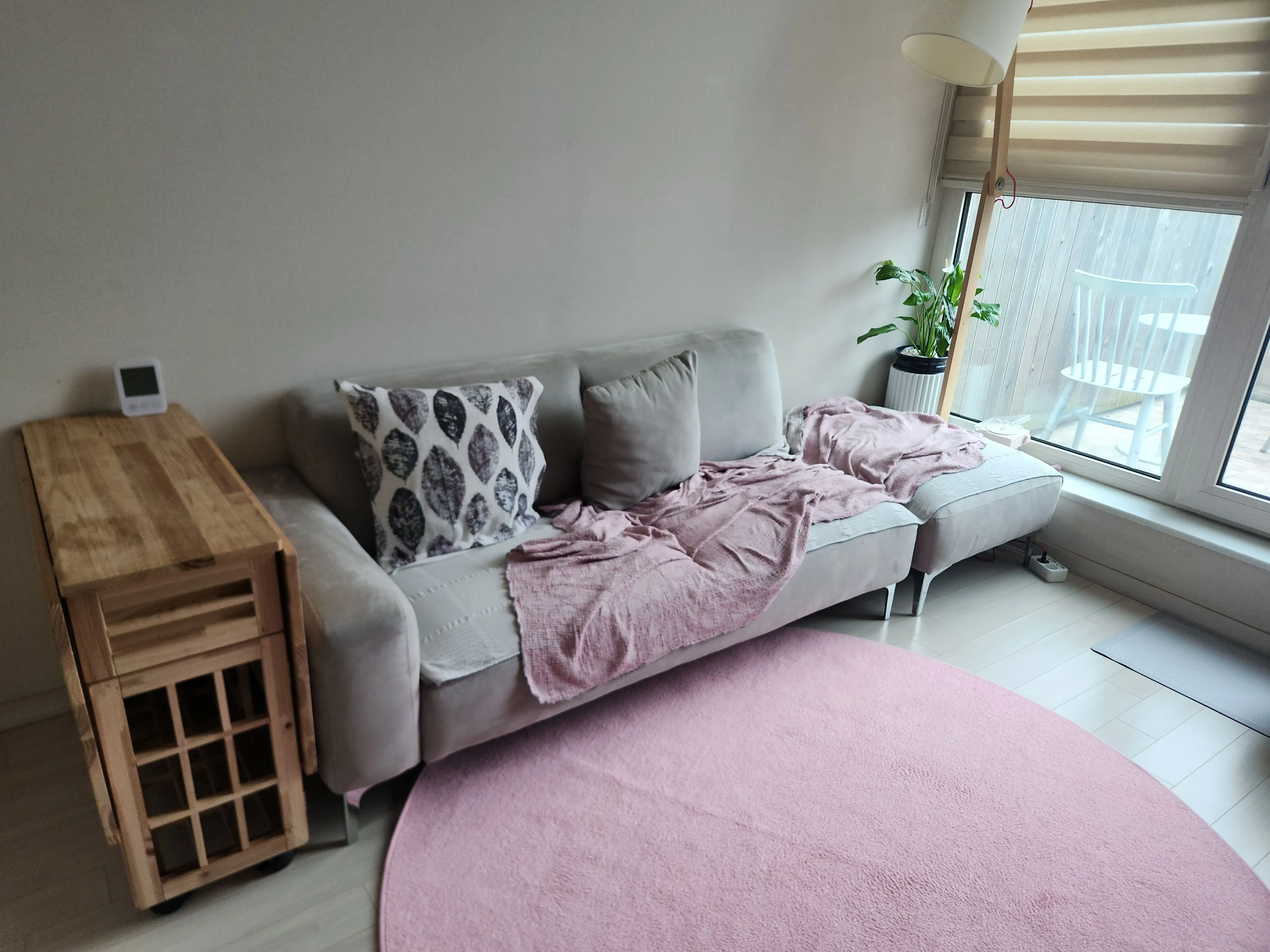 Bongmu-dong Transit-Friendly Studio