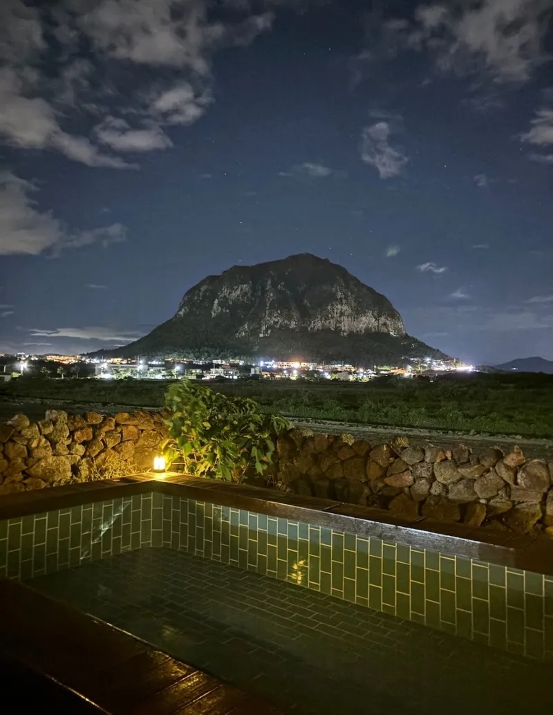 [Andeok, Seogwipo] Haemuri-dong, a two-story accommodation with a seasonal view of Sanbangsan Mountain 25