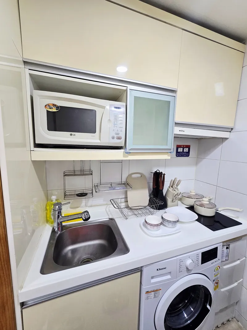 [Gangnam, Seoul] 3 minutes walk from Samseong Station, 5 minutes walk from COEX, Gangnam Daechi-dong Academy Street 9