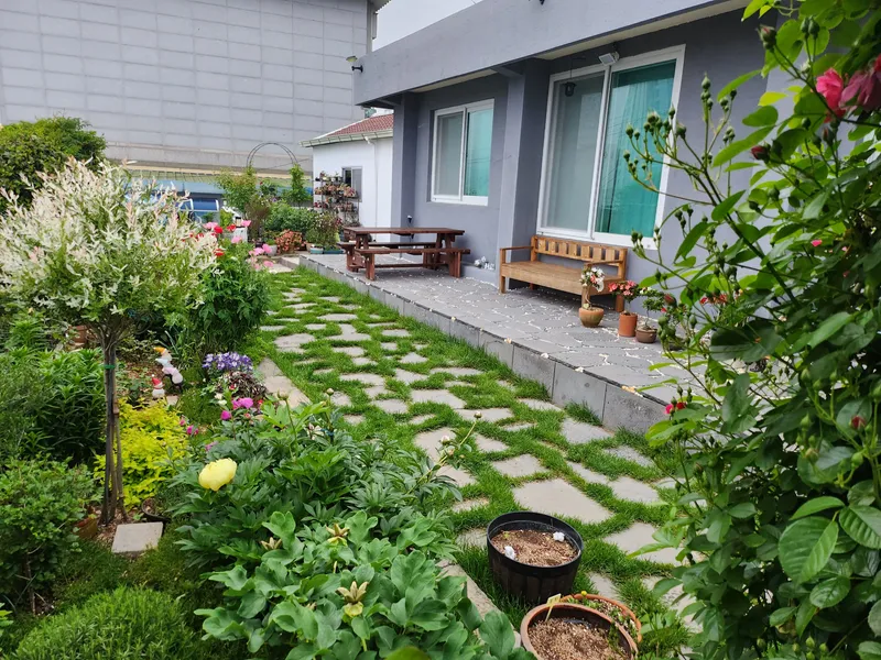 [전남 여수] 확트인 전망과 잘 정돈된 정원 아늑한 숙소 39