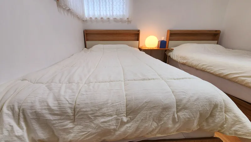 [Hallim, Jeju] 5 minutes by car from Hyeopjae, Geumneung, and Biyangdo, a two-story, stone-walled townhouse 4