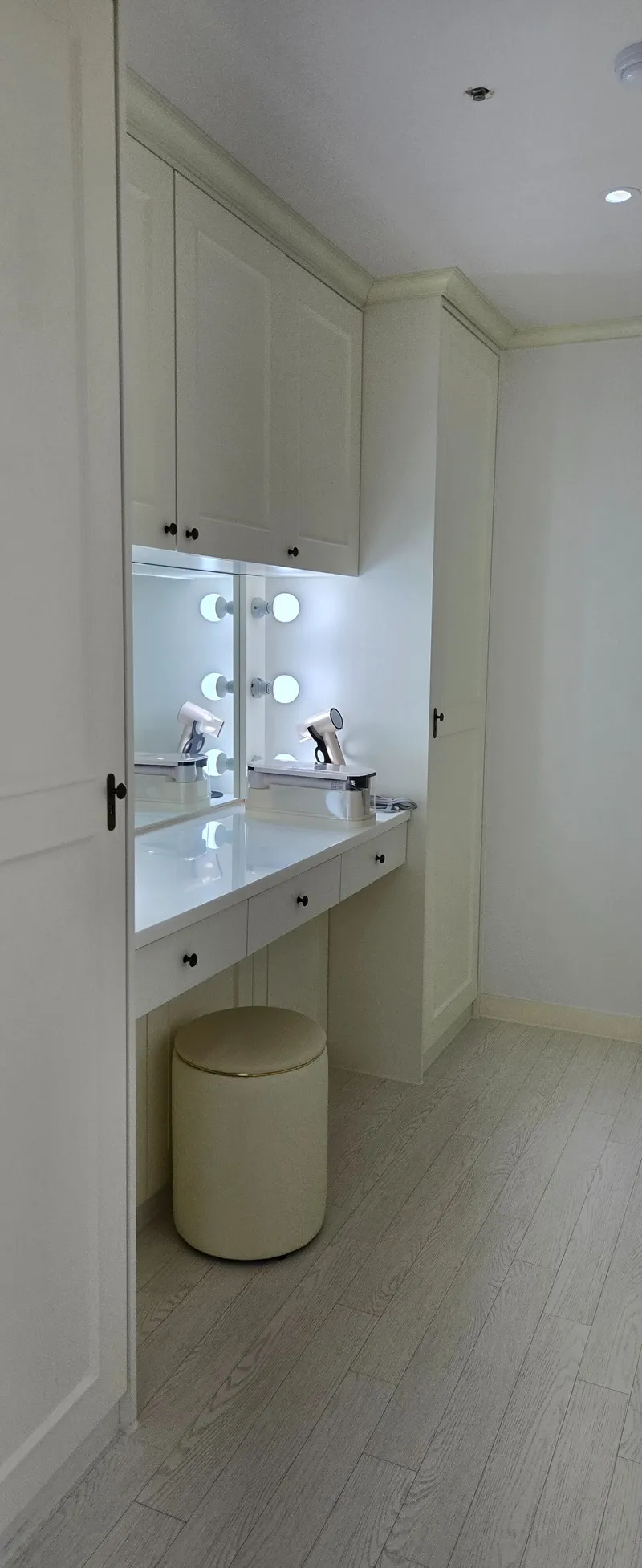 [Jocheon, Jeju] Nordic-style full-service officetel 3 minutes walk away 4
