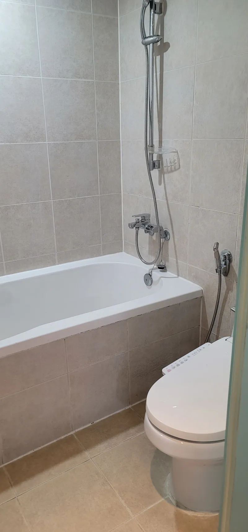[Seocho, Seoul] 3 minutes from Gangnam Station, across from Samsung Town 8