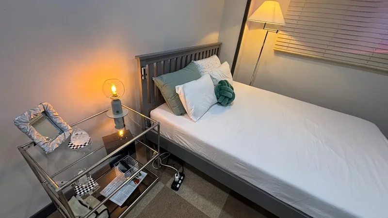 [Dong-gu, Daejeon][Daejeon Station Special] Tempur Queen Bed + Emotional Safety Accommodation + Free Parking + Netflix + Business Trip 4