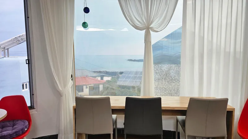 [제주 구좌] 조용한 동네의 마당 있는 복층형 주택, 바다 도보 2분 28