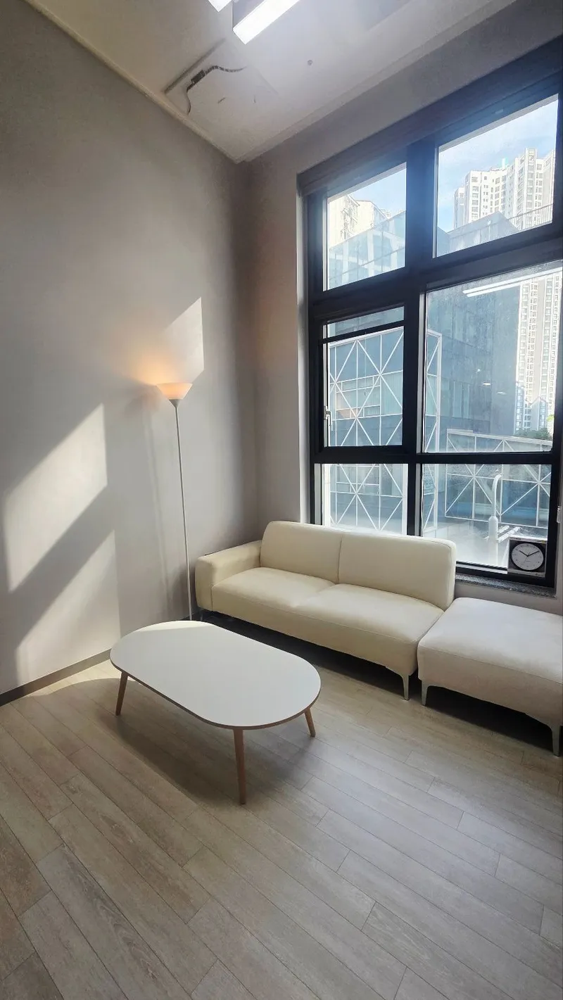 [Gangdong, Seoul] 4-person duplex, 5-minute walk from Cheonho Station, adjacent to Jamsil 9
