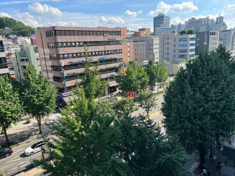 [Seodaemun, Seoul] Sinchon Station Exit 4, 4-minute walk, City View 31