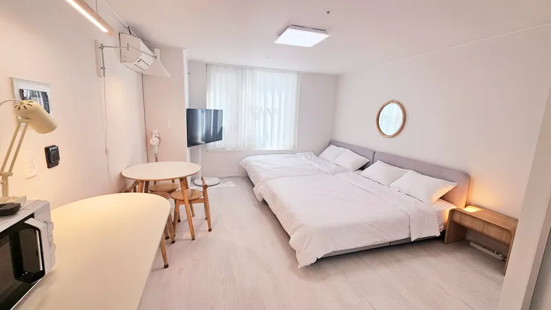 [Gangnam, Seoul] 3 minutes from Gangnam Station, 1 minute from Airport Bus Stop, High-rise Officetel 9