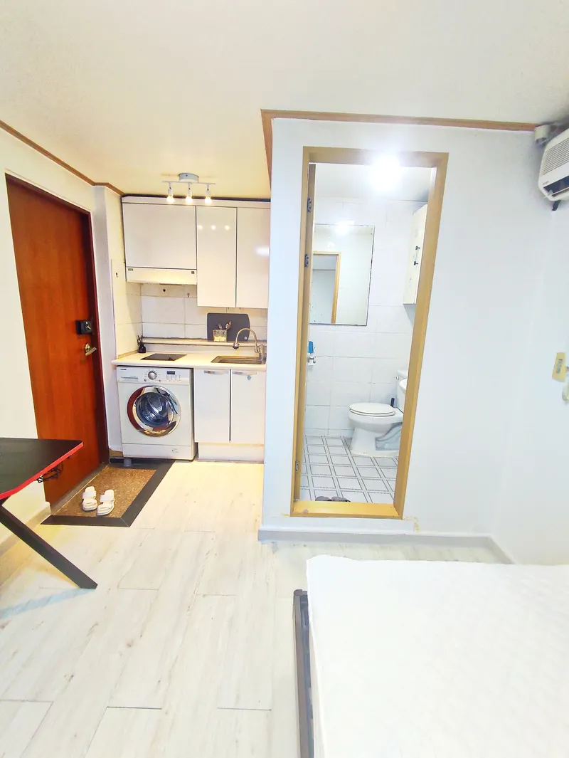 [Gwanak, Seoul] 8 minutes walk from Sillim Station and Danggok Station, 101. Semi-basement 10