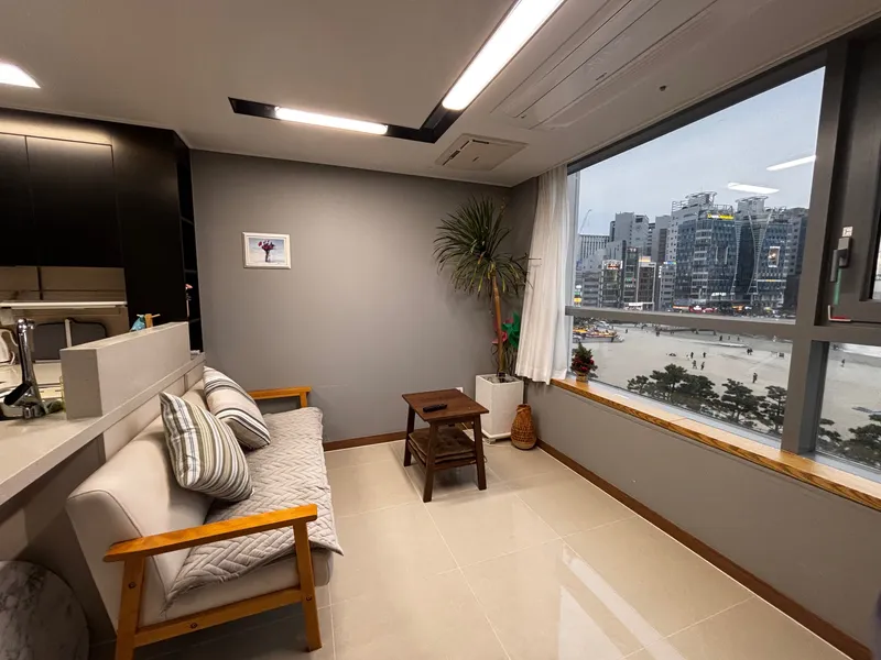 [Suyeong, Busan] Drone Show, Panoramic Ocean View, Two-Room Apartment, Free Parking, Review Check 9