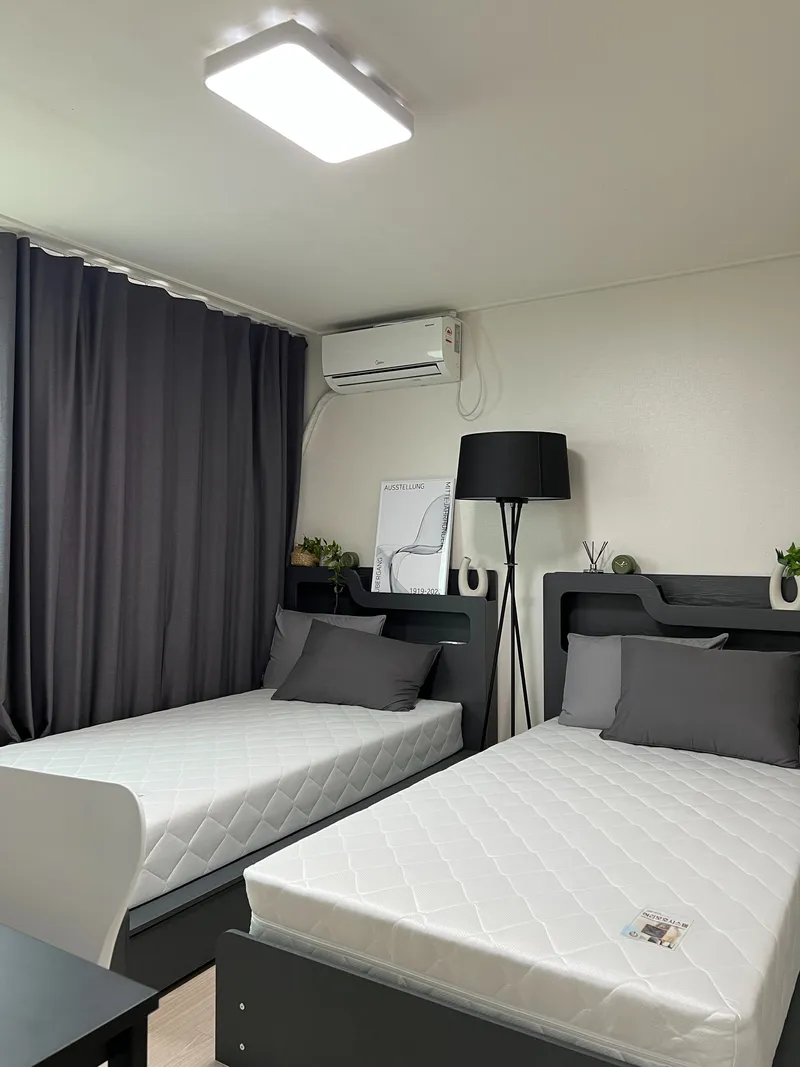 [Seodaemun, Seoul] 7-minute walk from Hongik University Station, three-room 2