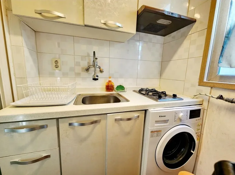 [Gyeongsan] 15 minutes walk from Yeongnam University Station, one room distance AEO 10