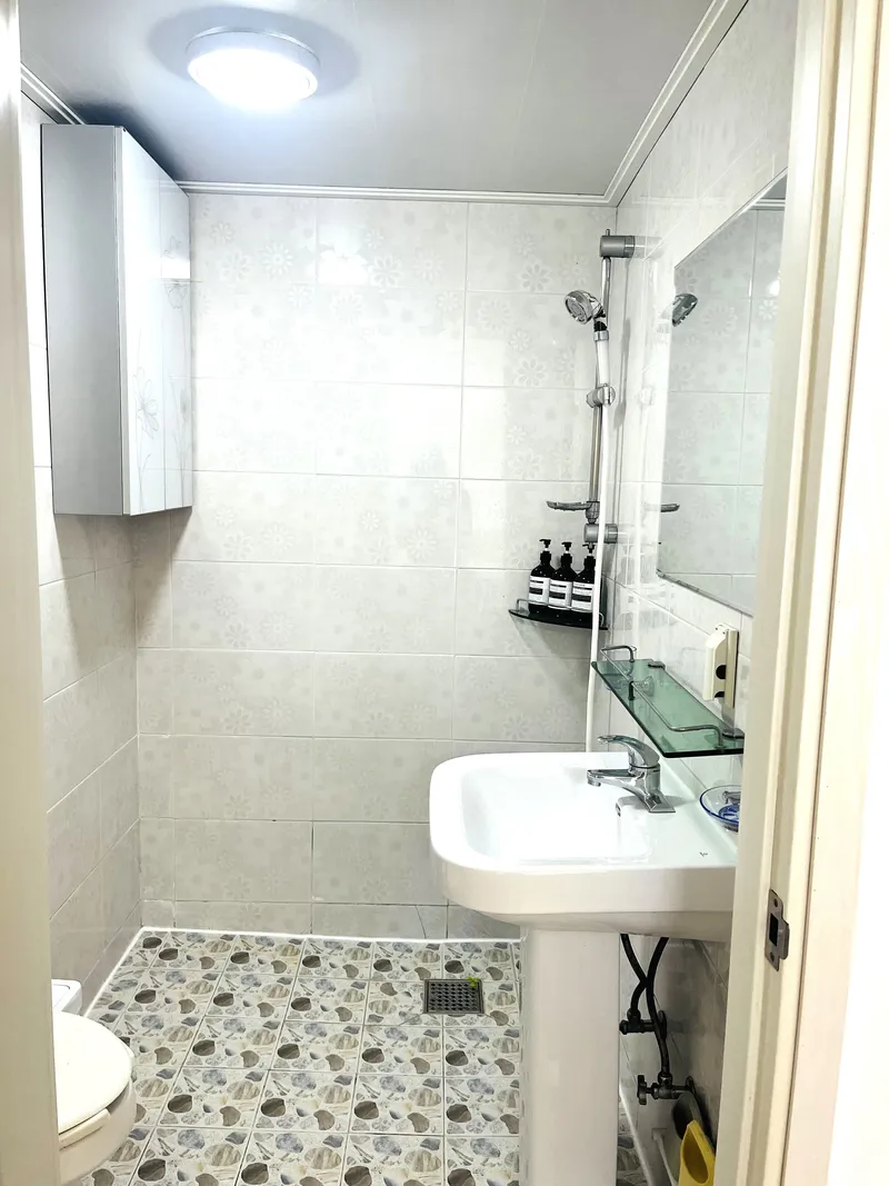 [Gangnam, Seoul] 6-minute walk from Apgujeong Station/Dosan Park/Station Area 12