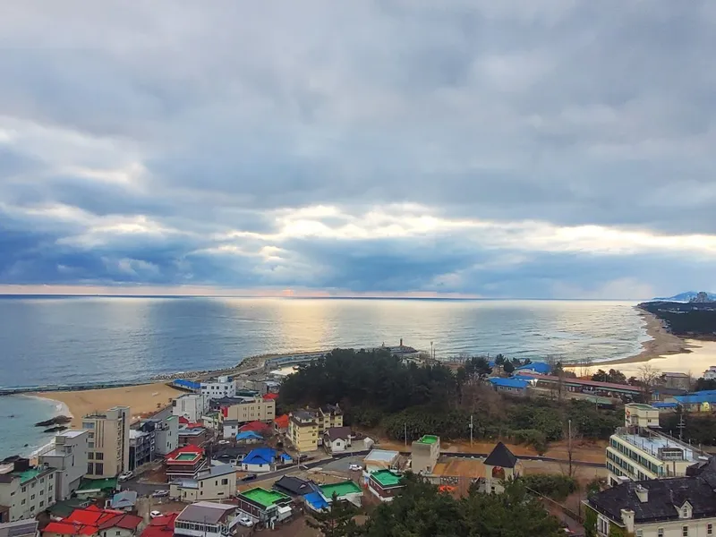 [강원 강릉] 영진해변 침대에서 일출 보는 집 13