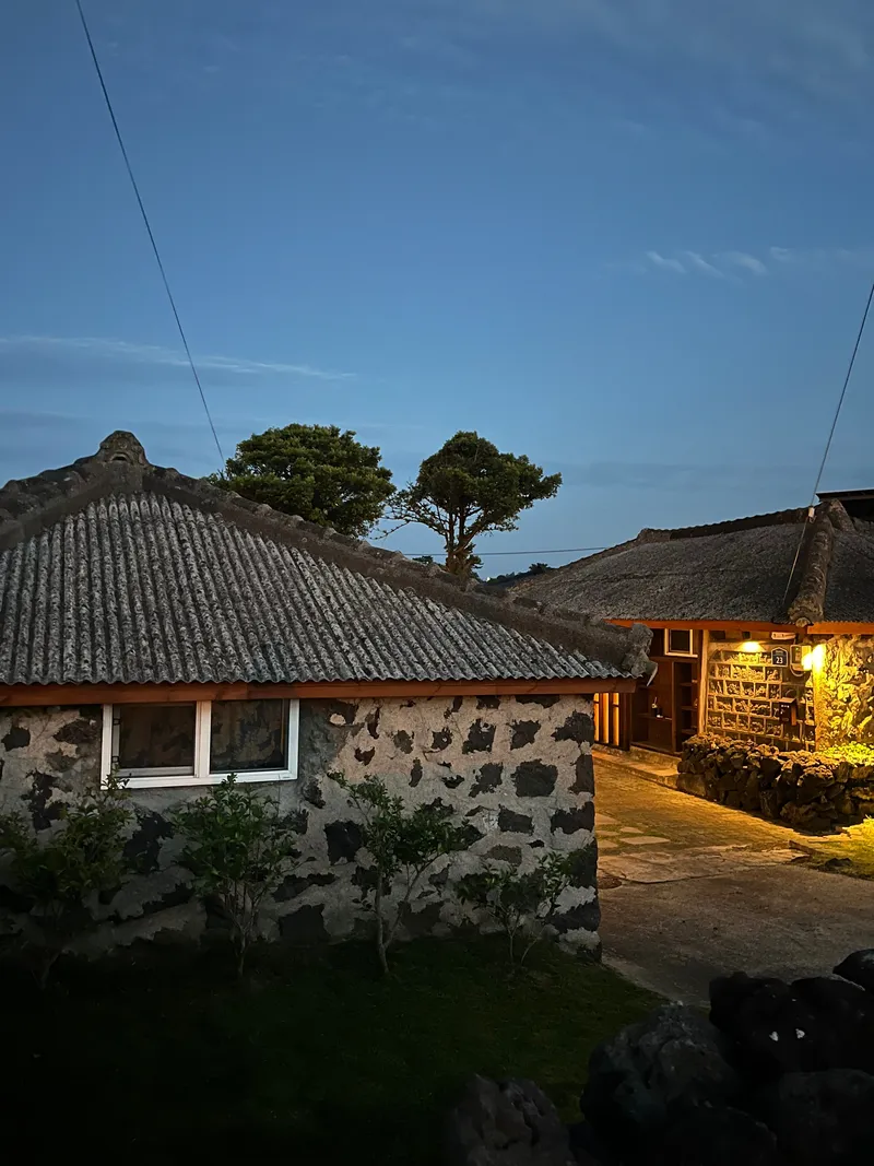 [Gujwa, Jeju] Use of 2 charming old houses with stone walls #5 people / Max 6 people #Private house #Yard 42