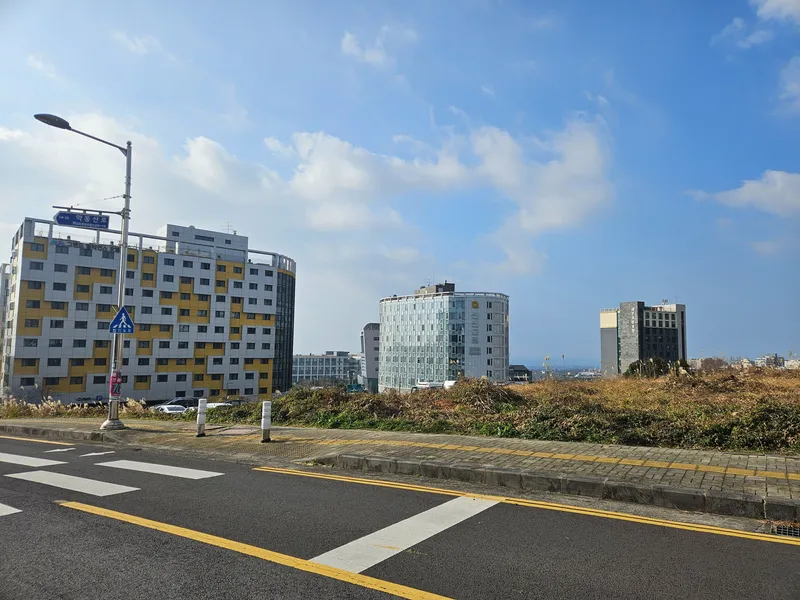 [Seoho-dong, Seogwipo] Three-Room + @ (Attic, Terrace) Ocean View Accommodation 52