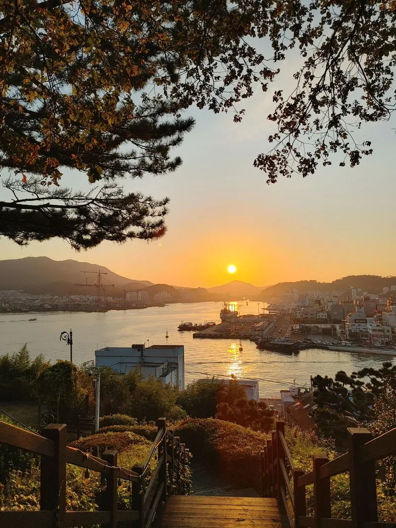 [경남 통영] 혼자서 또는 둘이서 하는 통영감성여행 #하나로마트 도보 3분 25