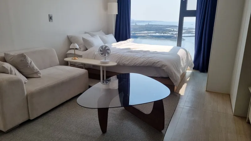 [Dodu 1-dong, Jeju] Sea view restaurant full option (9th floor) 2