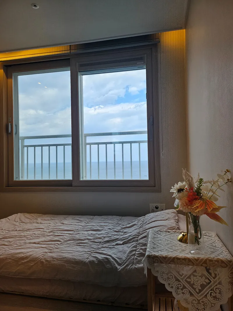 [강원 고성] 봉포해변의 에메랄드빛 파도와 함께 살아보기 18