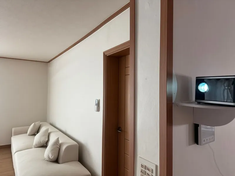 [Beophwan-dong, Seogwipo] 3 rooms (4 queen beds) / Private house / 15 minutes from Ole Market 28