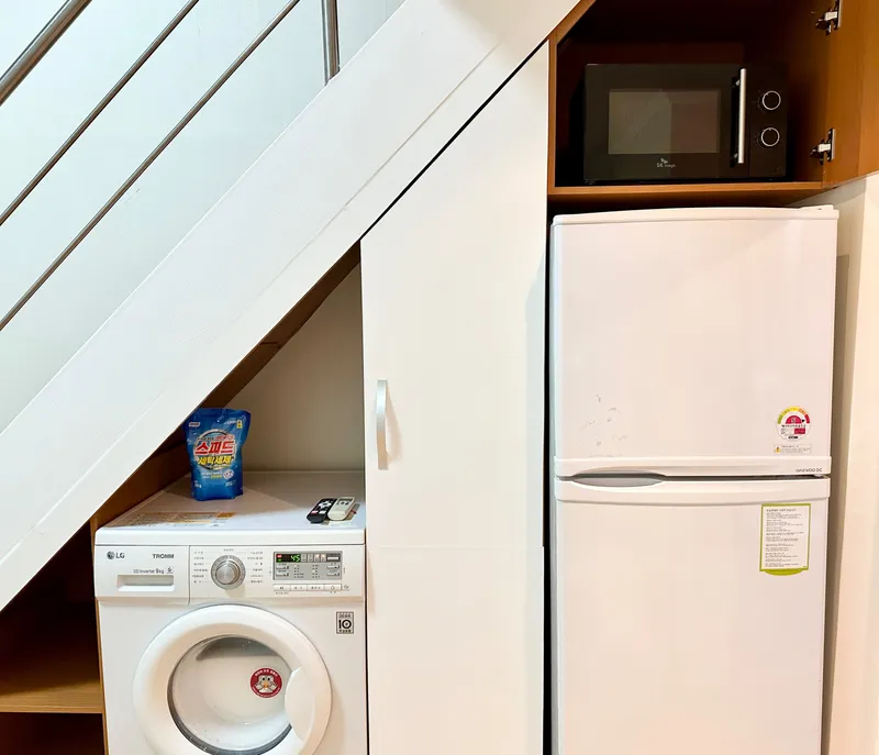 [Songpa, Seoul] Samjeon Station on Line 9. Close to the station, 2-minute walk, 2 beds, 4 people! 17