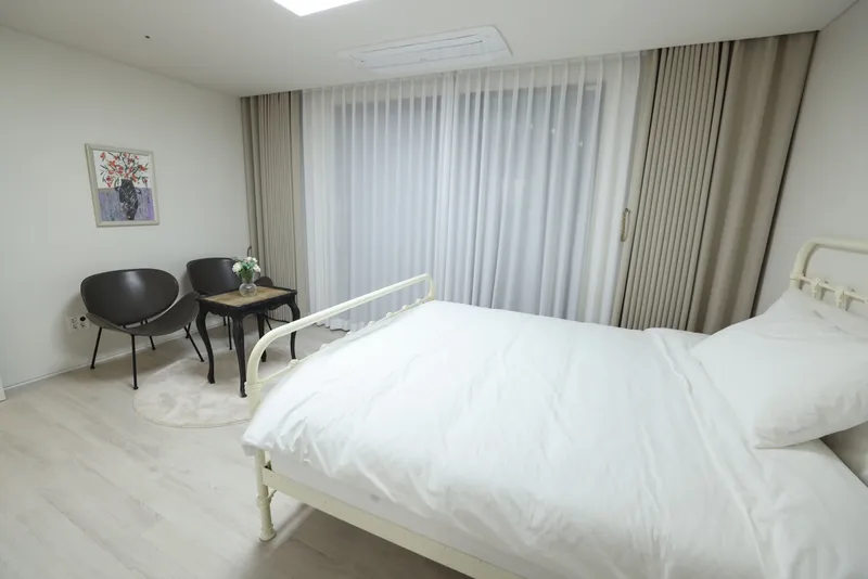 [전남 담양] 방3 욕실3 44평 최대 10인 메타세콰이어길 차량 3분 3