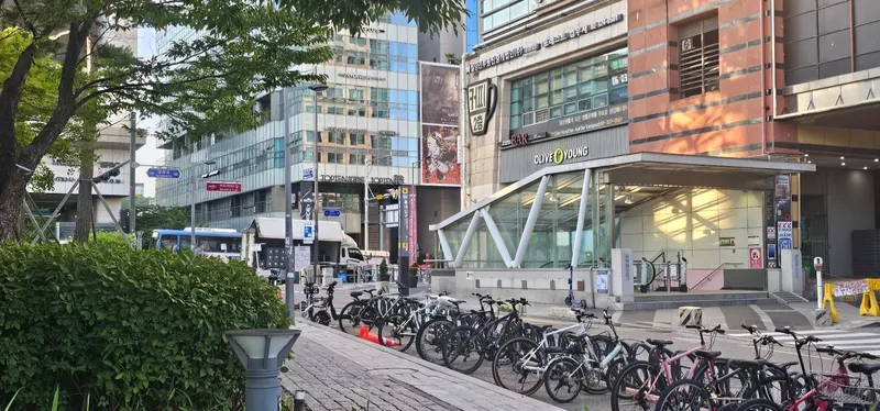 [Mapo, Seoul][5-minute walk from Hongik University Station Exit 3] Hongdae Hotspot Yeontral Park One-Room Studio 13
