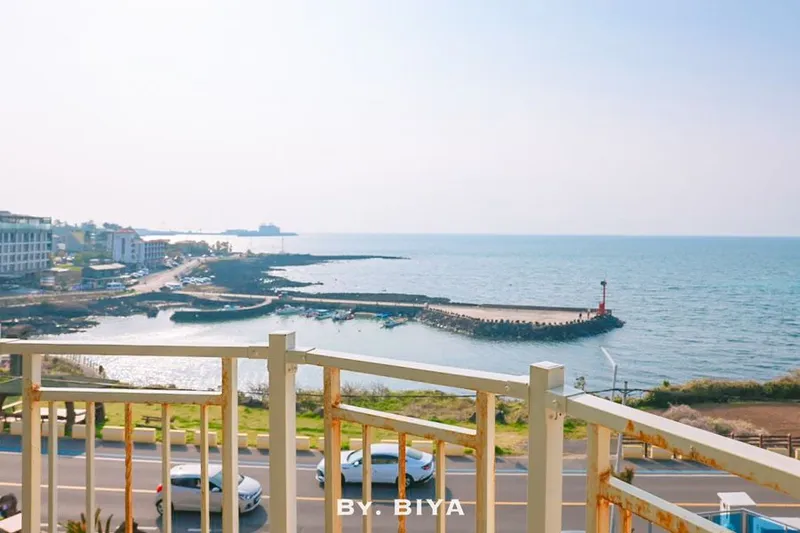 [제주 애월] 오션뷰숙소 제주해안도로 앞 감성숙소#빔프로젝터# 24