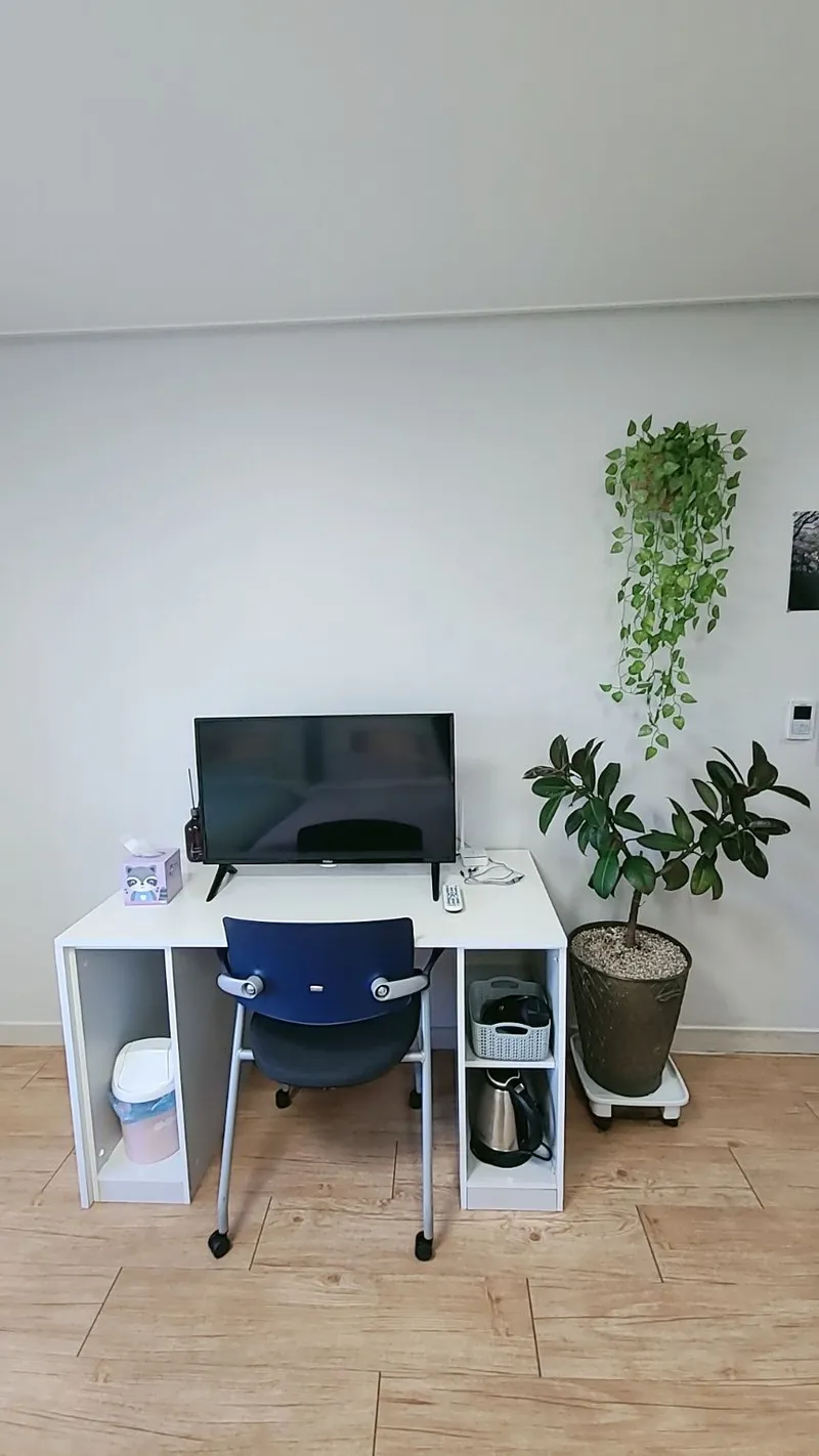 [Yeongjong, Incheon] Double bed studio apartment with elevator and full options near Incheon Airport 9