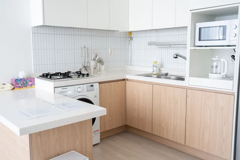[Bupyeong, Incheon] 5 minutes walk to the station/Cozy house with good lighting in the immediate vicinity of the station/3 rooms, 2 bathrooms, 4 beds 12