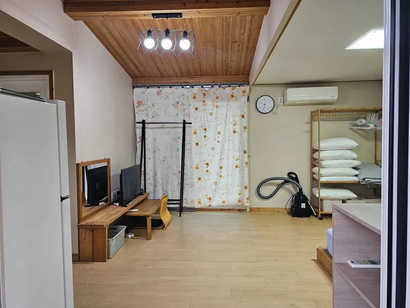[Jocheon, Jeju] 30 seconds walk to the sea, Jochon-eup, Sinheung-ri, Guok One Room 6