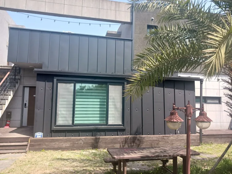 [Pyoseon, Seogwipo] 30-pyeong main building with a view of the botanical garden and pet-friendly 14