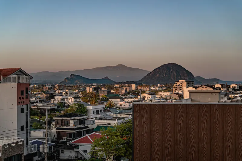 [Daejeong, Seogwipo] Entire 4th floor accommodation with a view of the ocean and Sanbangsan Mountain 42