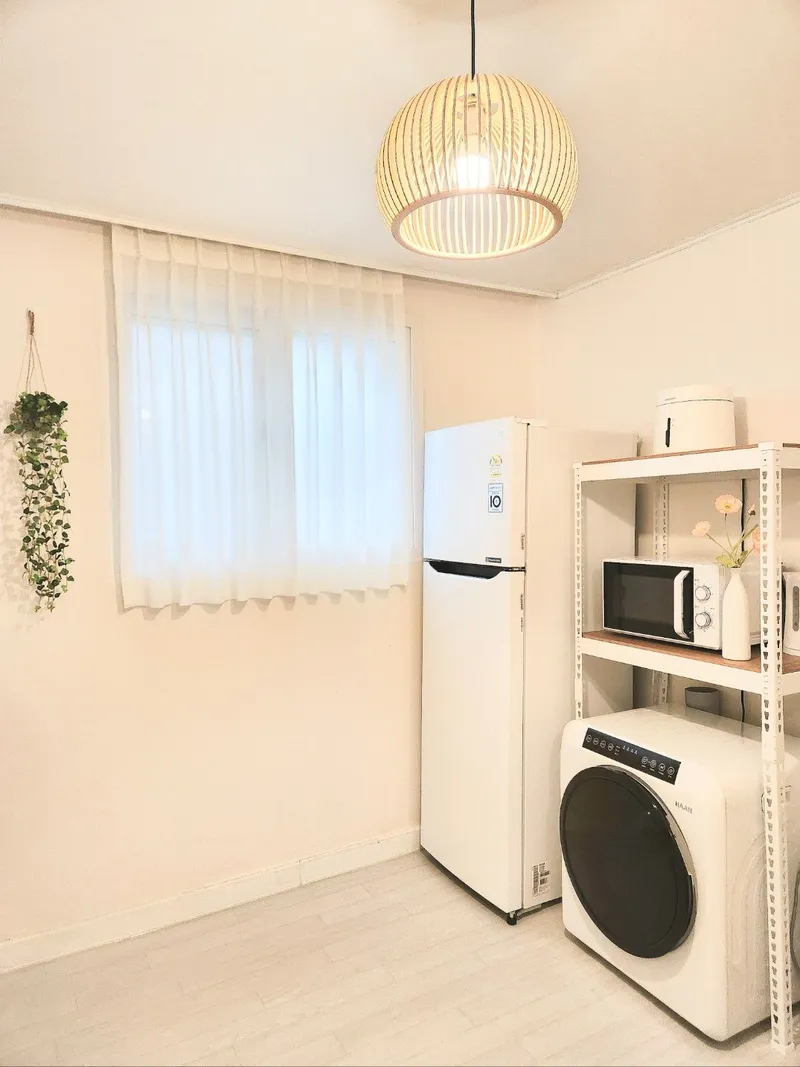 [Seocho, Seoul] 1 minute from Gyodae Station 12