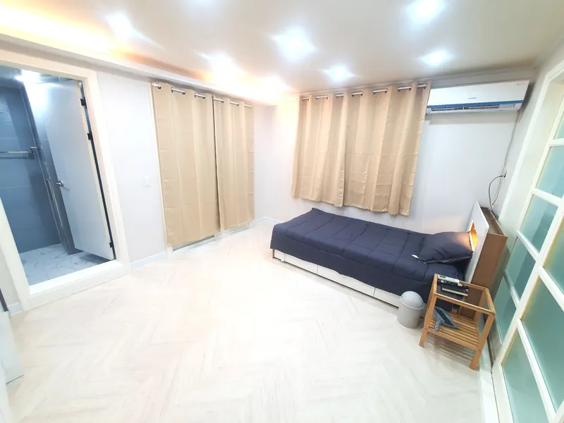 [Gumi] Fully remodeled, fully-furnished one-room apartment, Unit 202 3