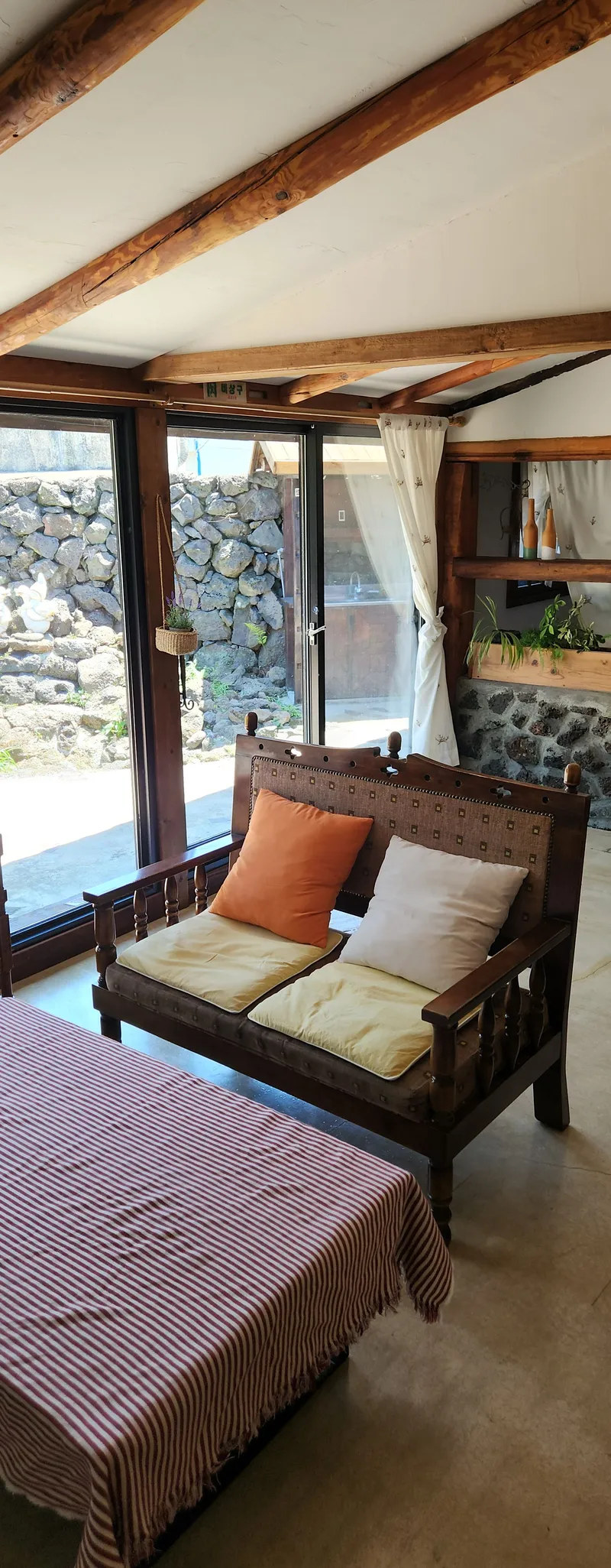 [Hangyeong, Jeju] "A Healing, Emotional Private House Where Time Stops" (Stone Wall Garden, Barbecue, Fireplace) 12