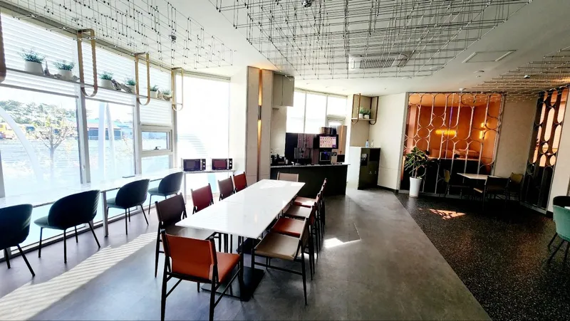 [Gangneung] Living for a month, 1 minute from the beach, clean and spacious 11 pyeong 14
