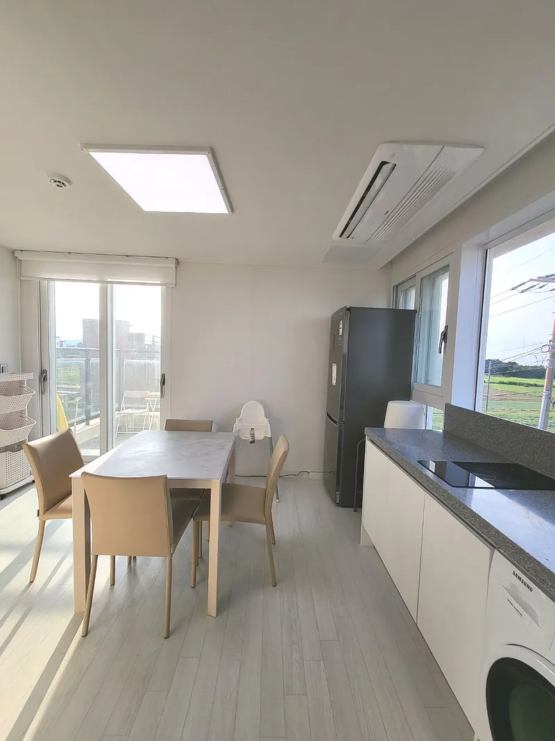 [Aewol, Jeju] A detached townhouse with a jacuzzi overlooking the nearby sea, coastal road 1 54