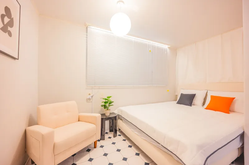 [Seocho, Seoul] 5 minutes walk from Nonhyeon Station Banpo/Gangnam 5